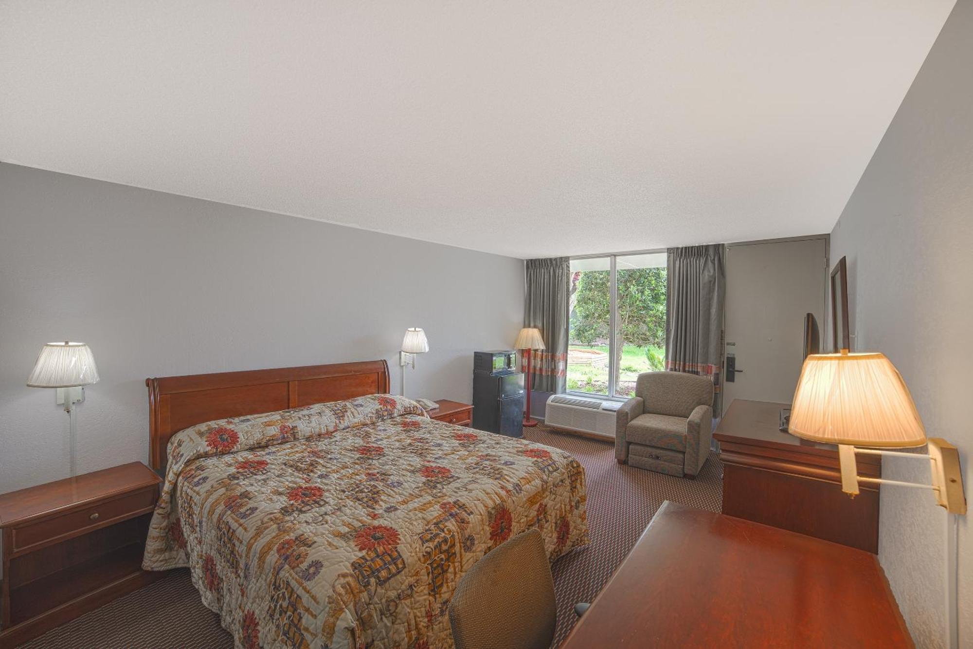 Masters Inn Selma Smithfield I-95 By Oyo Экстерьер фото
