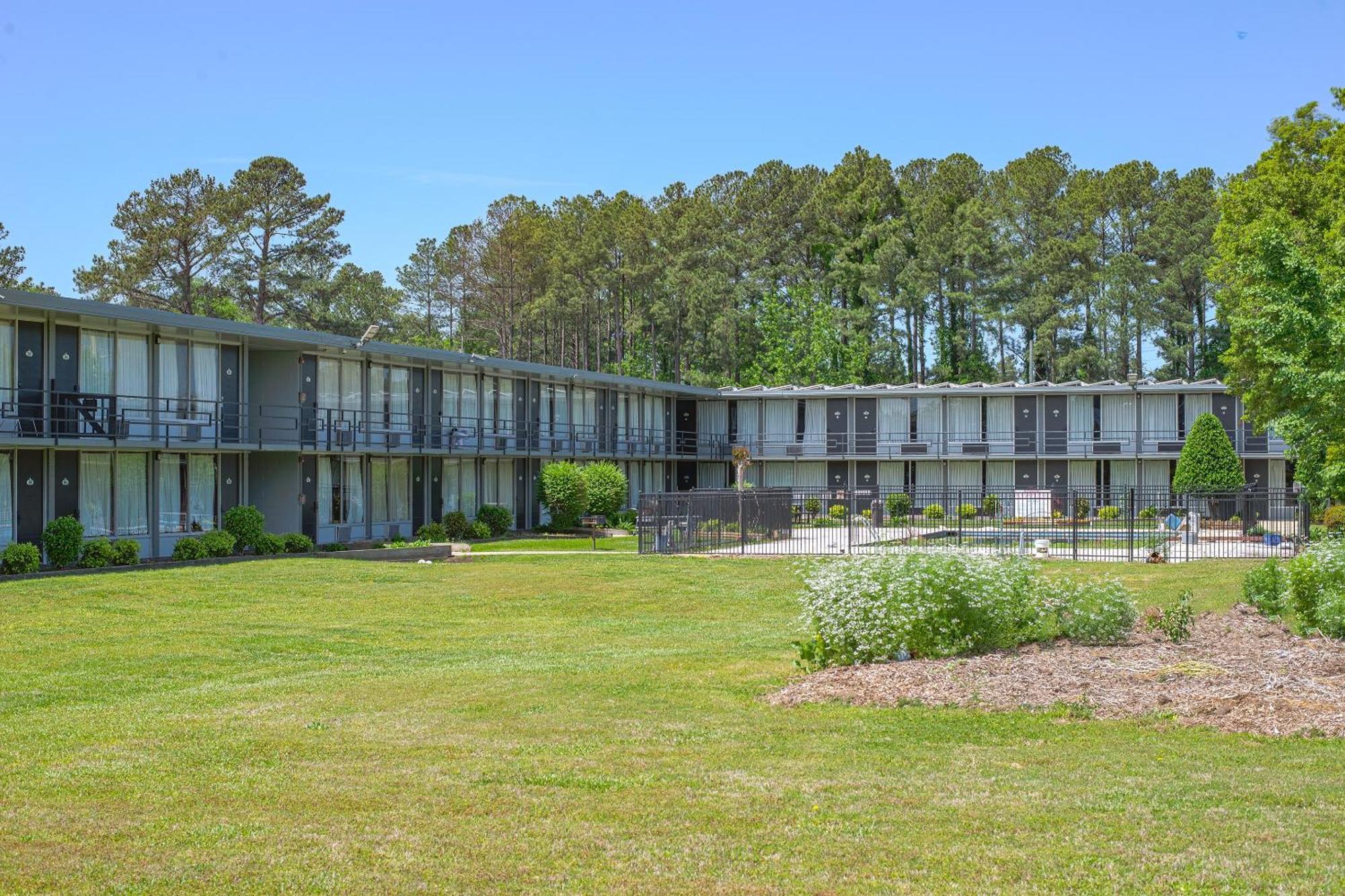 Masters Inn Selma Smithfield I-95 By Oyo Экстерьер фото